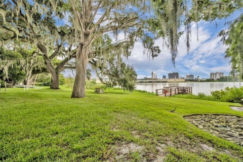 Condo in Orlando, Florida, 1 bedroom  № 1872777 - photo 16
