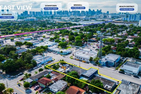 Commercial property in Miami, Florida № 1860301 - photo 4