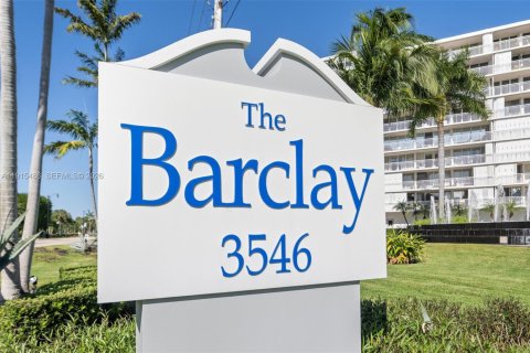 Condo in South Palm Beach, Florida, 2 bedrooms  № 2145786