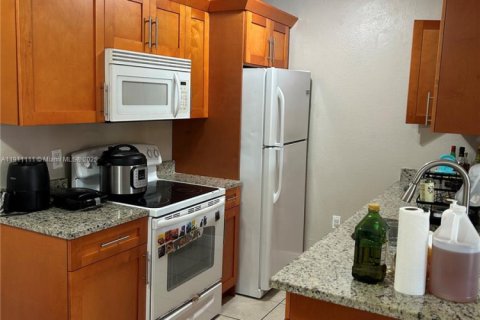 Copropriété à louer à Miami, Floride: 1 chambre, 54.63 m2 № 1966970 - photo 10