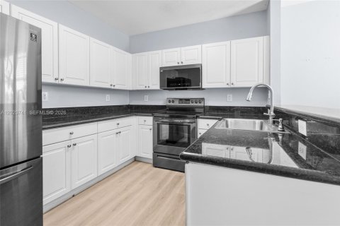 Townhouse in Homestead, Florida 3 bedrooms, 128.11 sq.m. № 2085333 - photo 9