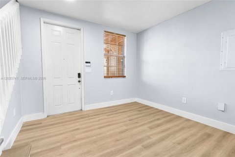 Townhouse in Homestead, Florida 3 bedrooms, 128.11 sq.m. № 2085333 - photo 3