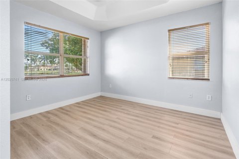 Townhouse in Homestead, Florida 3 bedrooms, 128.11 sq.m. № 2085333 - photo 15
