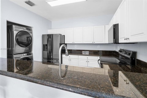 Townhouse in Homestead, Florida 3 bedrooms, 128.11 sq.m. № 2085333 - photo 10