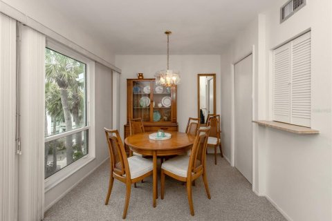 Condo in Venice, Florida, 2 bedrooms  № 1567722 - photo 7