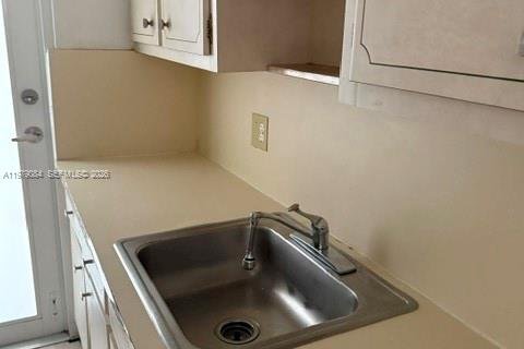 Condo in North Miami, Florida, 2 bedrooms  № 2065392 - photo 9