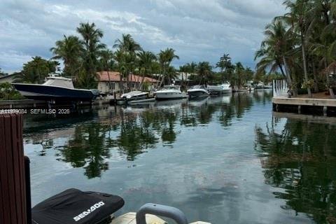 Condo in North Miami, Florida, 2 bedrooms  № 2065392 - photo 2