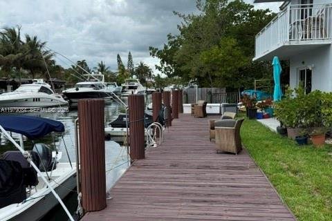 Condo in North Miami, Florida, 2 bedrooms  № 2065392 - photo 3