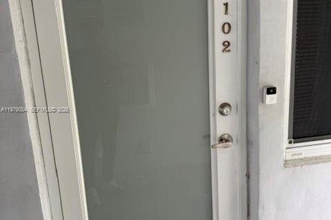 Condo in North Miami, Florida, 2 bedrooms  № 2065392 - photo 4