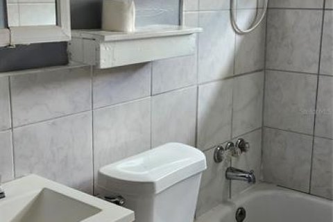 Casa en alquiler en Tampa, Florida, 3 dormitorios, 82.68 m2 № 1826695 - foto 9