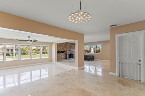 House in Hollywood, Florida 4 bedrooms, 289.86 sq.m. № 1269284 - photo 20