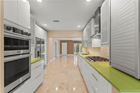 House in Hollywood, Florida 4 bedrooms, 289.86 sq.m. № 1269284 - photo 22