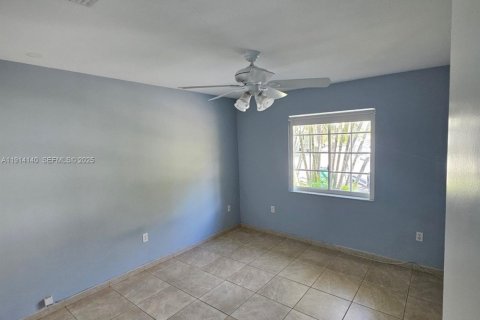 Villa ou maison à louer à Miami, Floride: 3 chambres, 153.85 m2 № 1969727 - photo 19