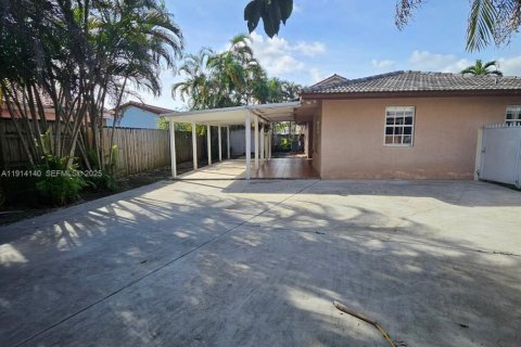 Villa ou maison à louer à Miami, Floride: 3 chambres, 153.85 m2 № 1969727 - photo 26