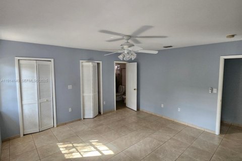 Villa ou maison à louer à Miami, Floride: 3 chambres, 153.85 m2 № 1969727 - photo 13