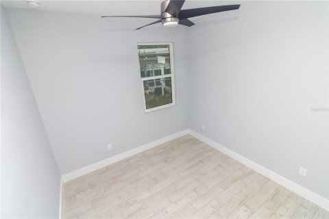 House in Edgewater, Florida 3 bedrooms, 158.03 sq.m. № 1608140 - photo 11