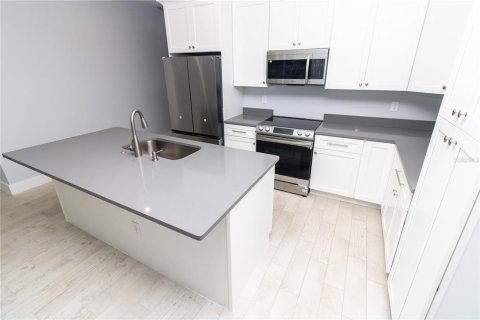 House in Edgewater, Florida 3 bedrooms, 158.03 sq.m. № 1608140 - photo 15