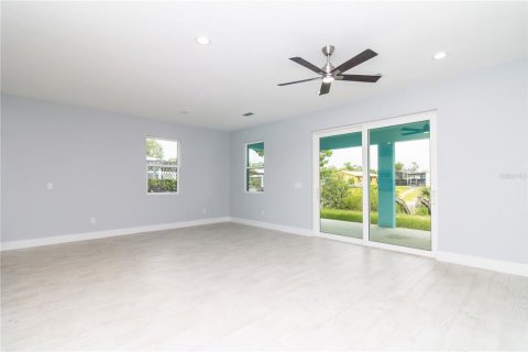 House in Edgewater, Florida 3 bedrooms, 158.03 sq.m. № 1608140 - photo 26