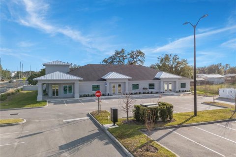 Commercial property in Auburndale, Florida 714.88 sq.m. № 2197478