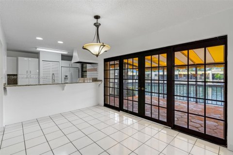 Adosado en venta en Miami Lakes, Florida, 3 dormitorios, 135.64 m2 № 1752086 - foto 13