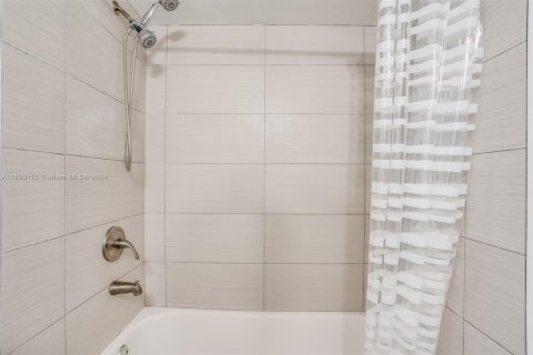 Adosado en venta en Aventura, Florida, 3 dormitorios, 123.56 m2 № 1871376 - foto 14