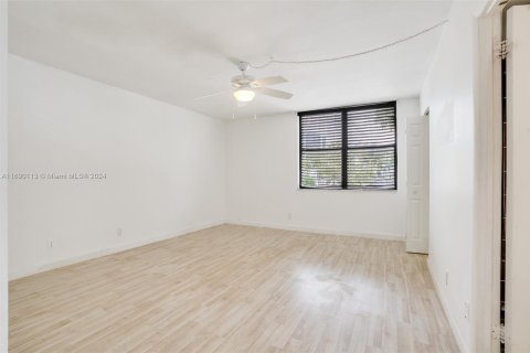 Adosado en venta en Aventura, Florida, 3 dormitorios, 123.56 m2 № 1871376 - foto 19