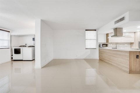 Adosado en venta en Aventura, Florida, 3 dormitorios, 123.56 m2 № 1871376 - foto 7
