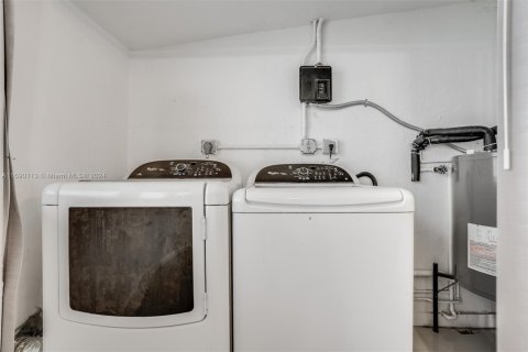 Adosado en venta en Aventura, Florida, 3 dormitorios, 123.56 m2 № 1871376 - foto 9