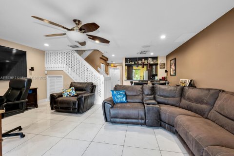 Adosado en venta en Pembroke Pines, Florida, 3 dormitorios, 126.44 m2 № 1893125 - foto 20