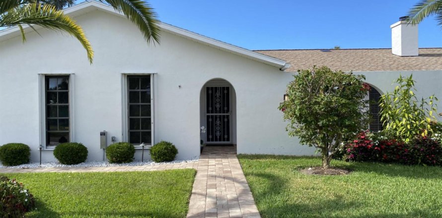 Villa ou maison à Palm Beach Gardens, Floride 4 chambres, 209.31 m2 № 2384788