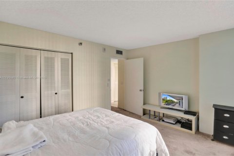 Condominio en alquiler en Aventura, Florida, 2 dormitorios, 126.44 m2 № 1708174 - foto 14