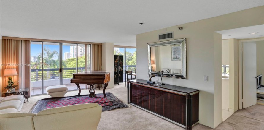 Condominio en Aventura, Florida, 2 dormitorios  № 1708174