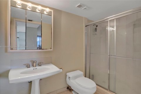Condominio en alquiler en Aventura, Florida, 2 dormitorios, 126.44 m2 № 1708174 - foto 15