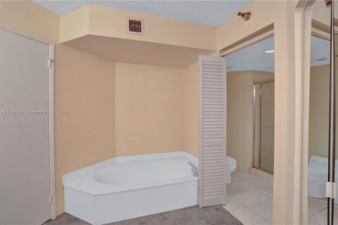 Condominio en alquiler en Aventura, Florida, 2 dormitorios, 126.44 m2 № 1708174 - foto 12