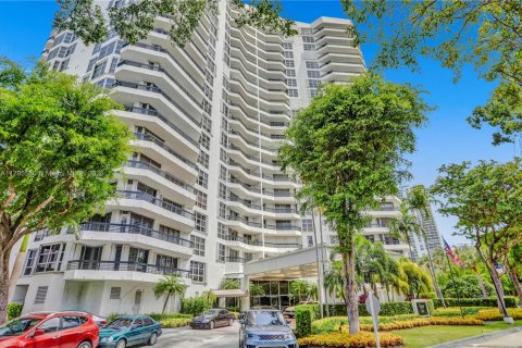 Condominio en alquiler en Aventura, Florida, 2 dormitorios, 126.44 m2 № 1708174 - foto 21