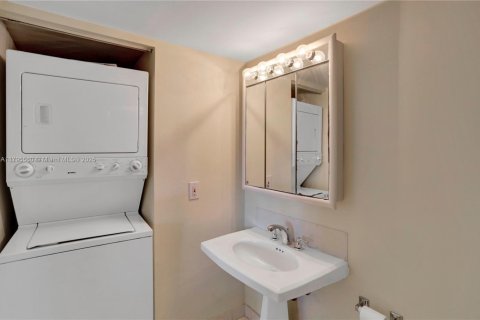 Condominio en alquiler en Aventura, Florida, 2 dormitorios, 126.44 m2 № 1708174 - foto 16