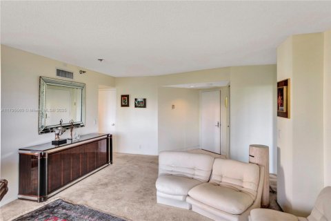 Condominio en alquiler en Aventura, Florida, 2 dormitorios, 126.44 m2 № 1708174 - foto 2