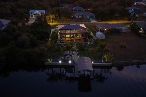 Villa ou maison à vendre à Punta Gorda, Floride: 3 chambres, 315.96 m2 № 2140054 - photo 5