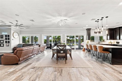 Villa ou maison à vendre à Punta Gorda, Floride: 3 chambres, 315.96 m2 № 2140054 - photo 9