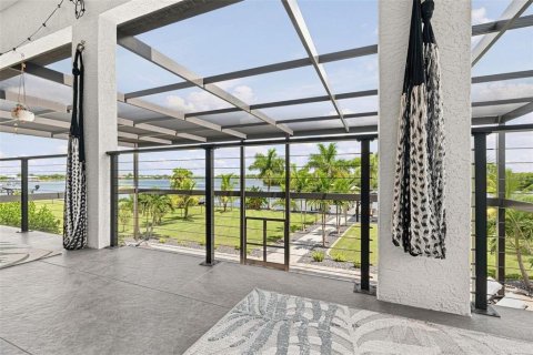 Villa ou maison à vendre à Punta Gorda, Floride: 3 chambres, 315.96 m2 № 2140054 - photo 19