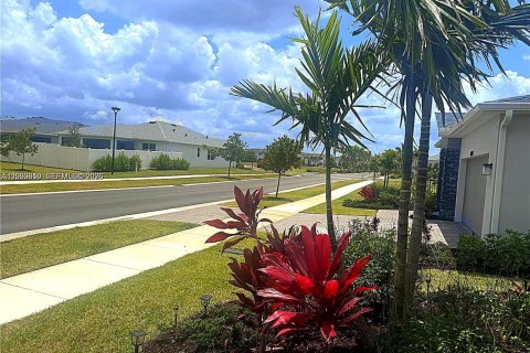 Villa ou maison à louer à Port St. Lucie, Floride: 4 chambres, 205.22 m2 № 2067318 - photo 3