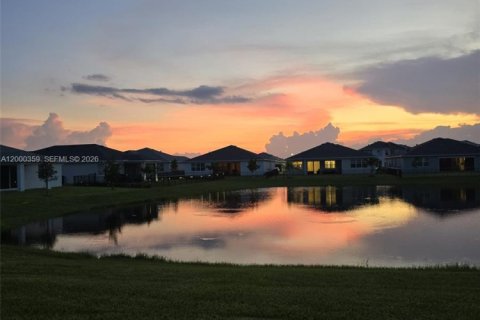 Villa ou maison à louer à Port St. Lucie, Floride: 4 chambres, 205.22 m2 № 2067318 - photo 4