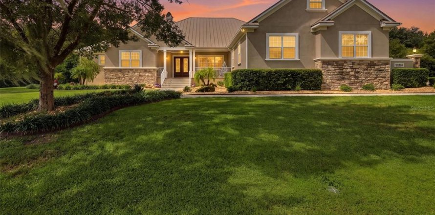 House in Ocala, Florida 4 bedrooms, 400.41 sq.m. № 2412585