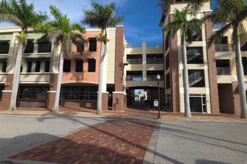 Commercial property in Punta Gorda, Florida 82.96 sq.m. № 1905606 - photo 2