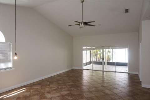 Casa en venta en Orlando, Florida, 3 dormitorios, 147.9 m2 № 1916663 - foto 5