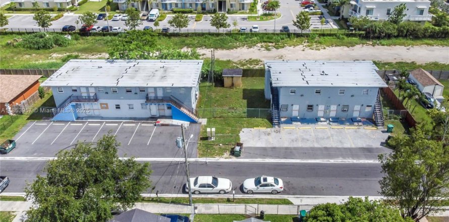 Propiedad comercial en Florida City, Florida № 1871762