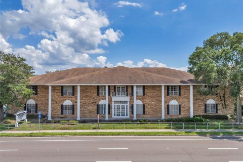 Commercial property in Clearwater, Florida 2132.57 sq.m. № 1349963 - photo 1