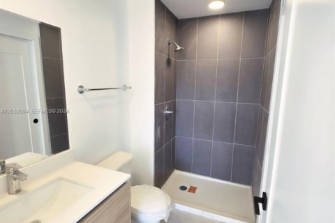 Appartement à louer à Miami, Floride: 2 chambres, 53.88 m2 № 2173414 - photo 2