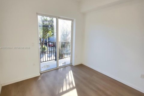 Appartement à louer à Miami, Floride: 2 chambres, 53.88 m2 № 2173414 - photo 3