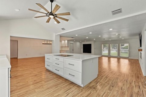 Villa ou maison à vendre à Pinellas Park, Floride: 3 chambres, 223.99 m2 № 2342446 - photo 19